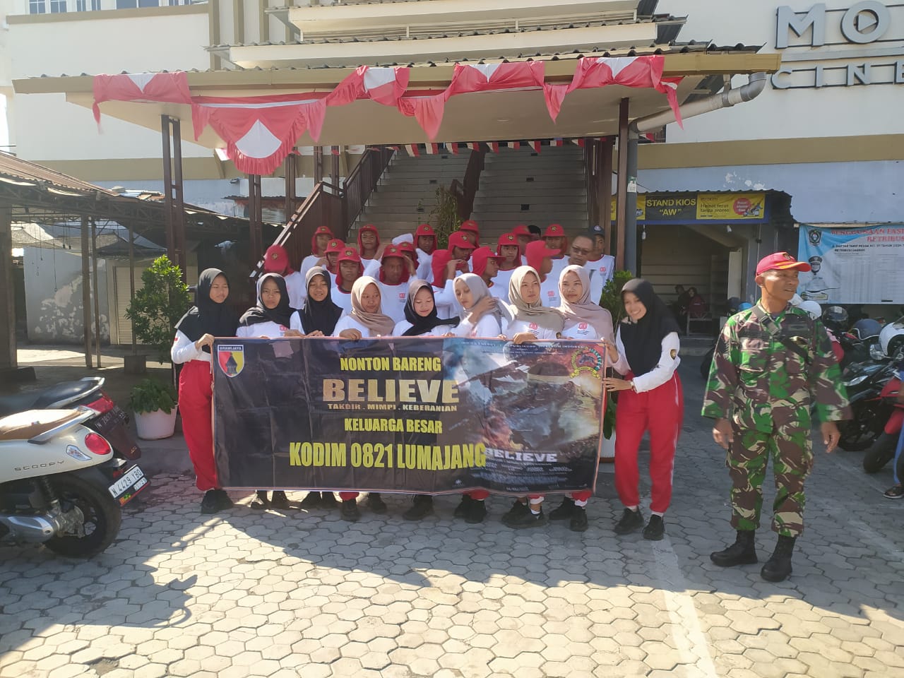 Paskibra Kecamatan Sumbersuko Ikuti Nonton Bareng Film “Believe” Bersama Kodim 0821/Lumajang