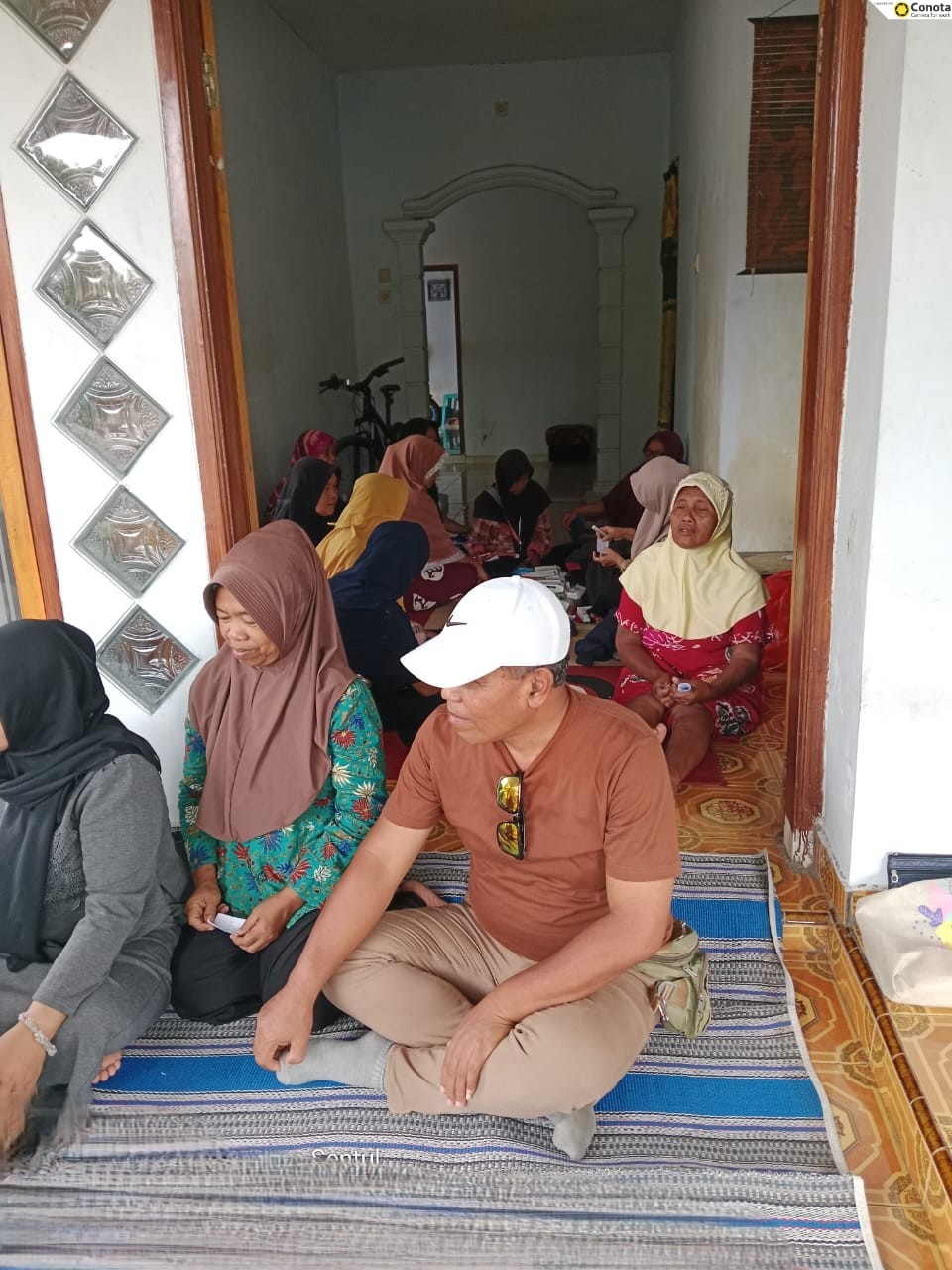 Kesejahteraan Lansia Prioritas, Plt. Kasi PMD Kecamatan Sumbersuko Hadiri Posyandu Sentul